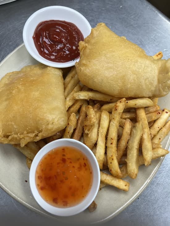 Fish and Chips  炸 鱼 & 薯 条